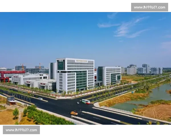 以加速器技术创新引领高能物理与产业融合发展的新格局